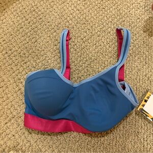 2XU light speed women’s sports bra 32B NWT